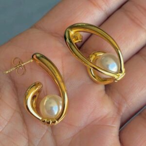Pearl Earring